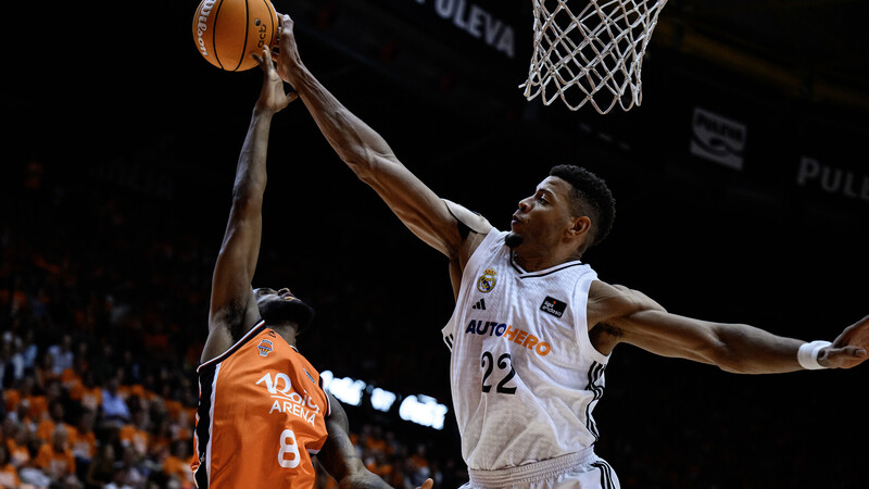 Edy Tavares se convierte en el máximo taponador en la historia del Playoff