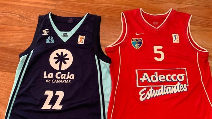 Gonzalo Martínez: dos camisetas históricas 